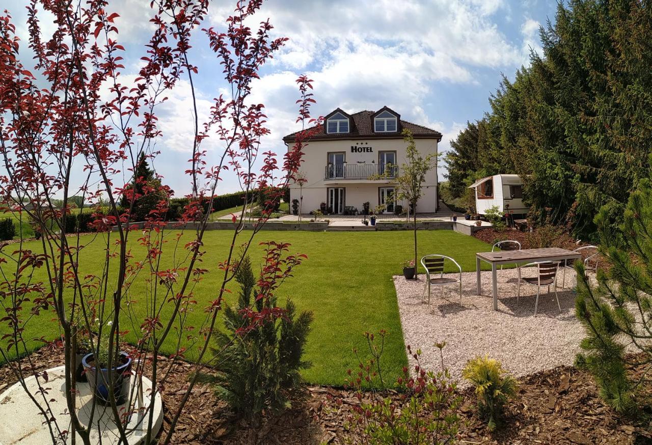 Hotel Brada Jičín Εξωτερικό φωτογραφία