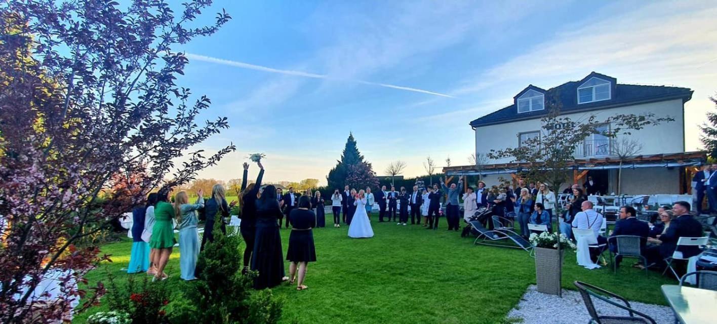 Hotel Brada Jičín Εξωτερικό φωτογραφία