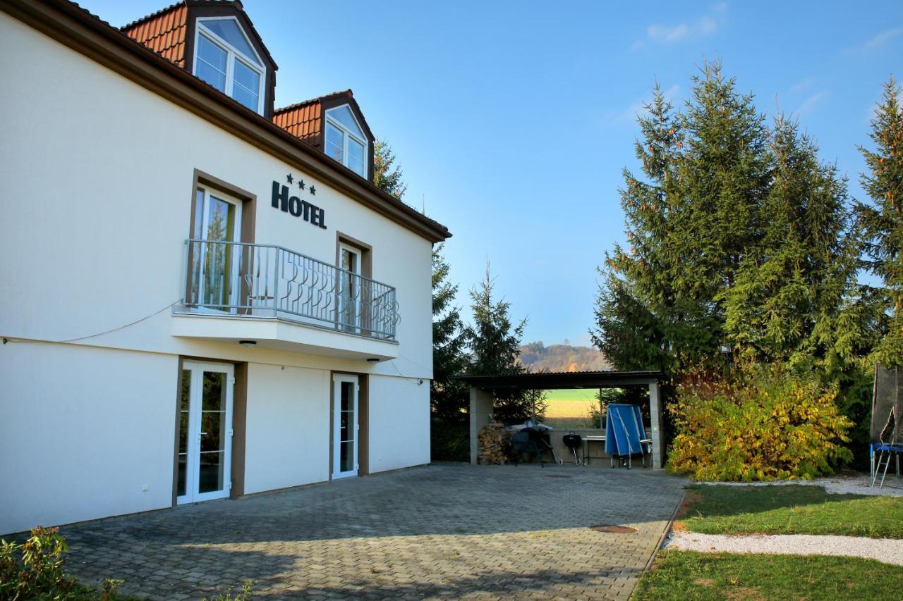 Hotel Brada Jičín Εξωτερικό φωτογραφία